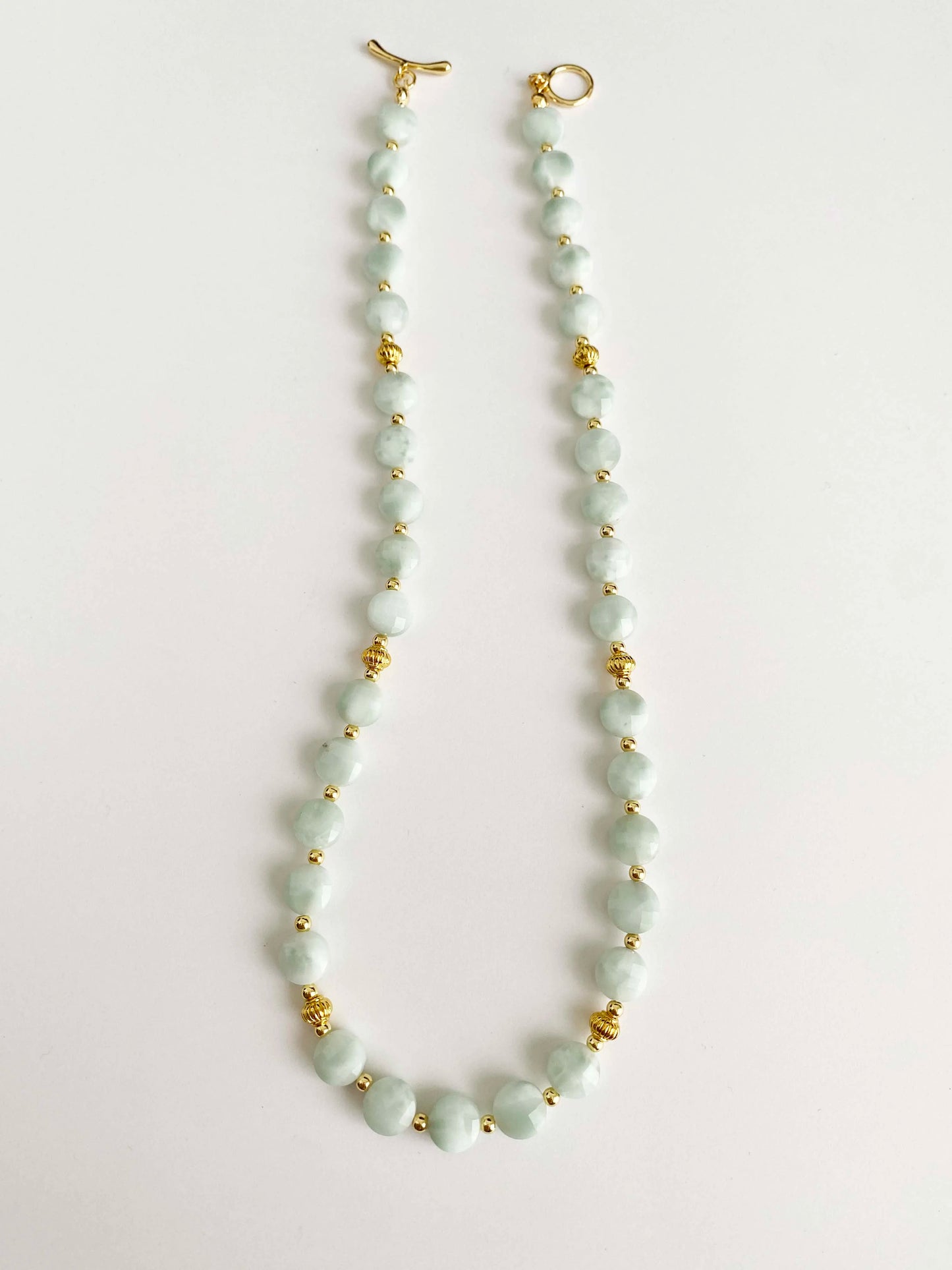 Jade Necklace – Spring Pasture on the Sheep Trail | HOTSHELLOW Stone Bookstore