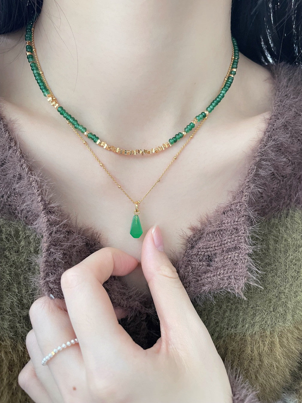 Emerald Glow: Green Agate Beaded Necklace