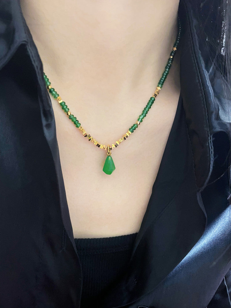 Emerald Glow: Green Agate Beaded Necklace