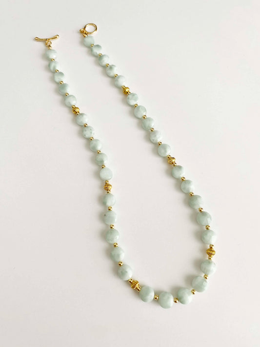 Jade Necklace – Spring Pasture on the Sheep Trail | HOTSHELLOW Stone Bookstore