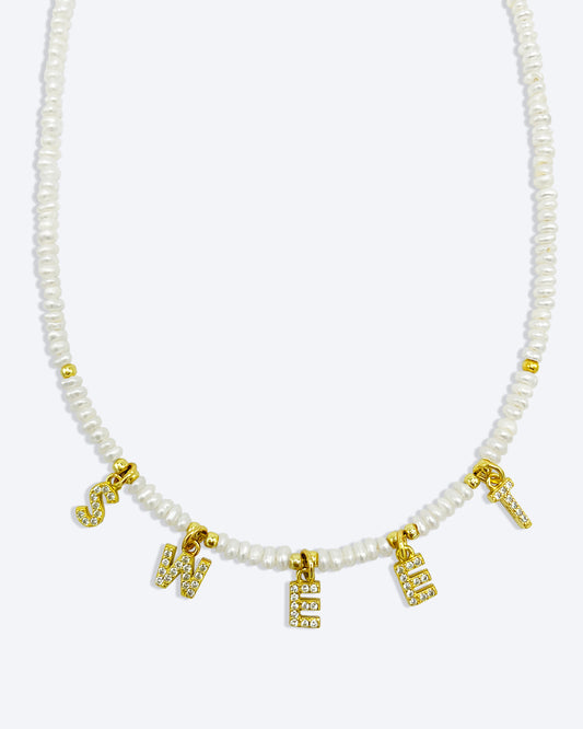Mini-Namenshalsband mit barocken Perlen